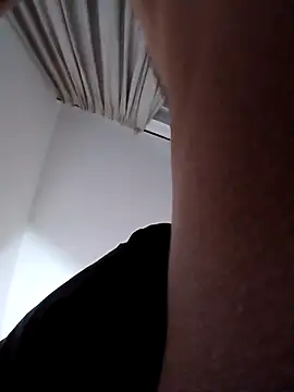 Snapshot of handsome8inchh chatting on 09/14/25, 12:21 handsome8inchh online show from 09/14/25, 12:21