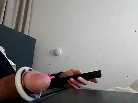 Snapshot of handsome8inchh chatting on 03/02/26, 12:35 handsome8inchh online show from 03/02/26, 12:35