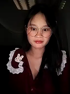 Snapshot of saronla_03 chatting on 09/17/25, 03:30 saronla 03 online show from 09/17/25, 03:30