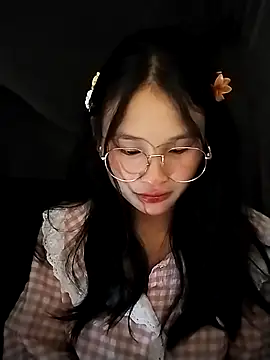 Snapshot of saronla_03 chatting on 09/19/25, 03:24 saronla 03 online show from 09/19/25, 03:24