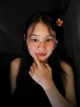 Snapshot of saronla_03 chatting on 09/20/25, 02:51 saronla 03 online show from 09/20/25, 02:51