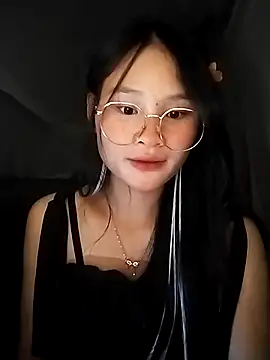 Snapshot of saronla_03 chatting on 09/28/25, 03:17 saronla 03 online show from 09/28/25, 03:17
