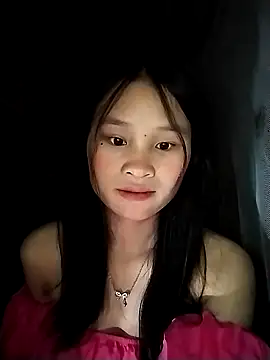 Snapshot of saronla_03 chatting on 10/07/25, 04:26 saronla 03 online show from 10/07/25, 04:26