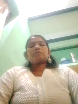 Snapshot of Chandrakanta-Devi chatting on 10/20/25, 04:29 Chandrakanta-Devi online show from 10/20/25, 04:29