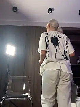 ElsaSinn online show from 11/05/25, 03:39