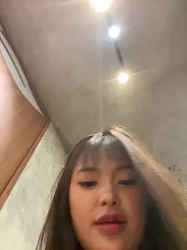   BabyShowPublic   online show from 11/18/25, 02:32