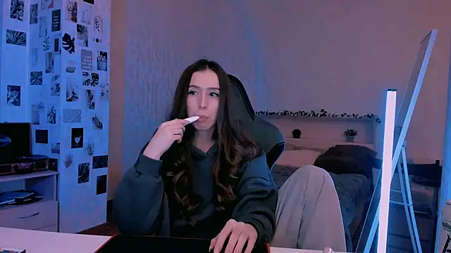 Snapshot of yourrdanceteacher chatting on 10/04/25, 07:34 yourrdanceteacher online show from 10/04/25, 07:34