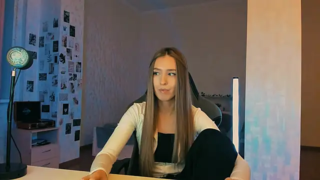 Snapshot of yourrdanceteacher chatting on 12/04/25, 07:22 yourrdanceteacher online show from 12/04/25, 07:22