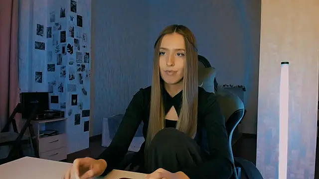 Snapshot of yourrdanceteacher chatting on 12/13/25, 08:36 yourrdanceteacher online show from 12/13/25, 08:36