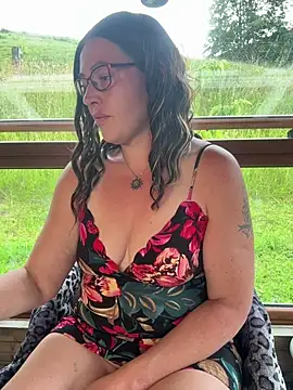 Snapshot of Nadja_Noir chatting on 06/16/26, 03:47 Nadja Noir online show from 06/16/26, 03:47