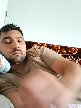 Snapshot of flr196 chatting on 10/12/25, 07:07 flr196 online show from 10/12/25, 07:07