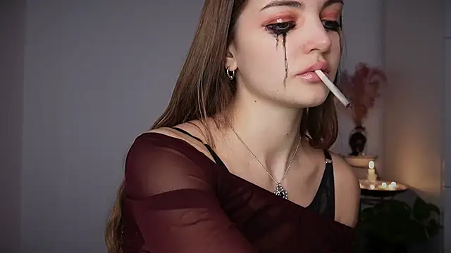 Snapshot of MayTease chatting on 10/31/25, 08:43 MayTease online show from 10/31/25, 08:43