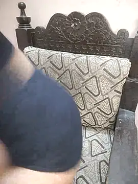 Snapshot of Curvey_Girl chatting on 09/08/25, 04:17 Curvey Girl online show from 09/08/25, 04:17