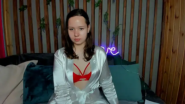 Snapshot of Laura_Ellinss chatting on 09/22/25, 07:54 Laura Ellinss online show from 09/22/25, 07:54