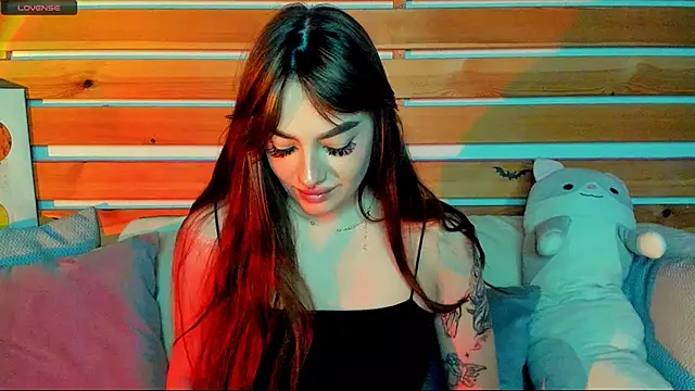 Emily Tylerr online show from 11/25/25, 08:36