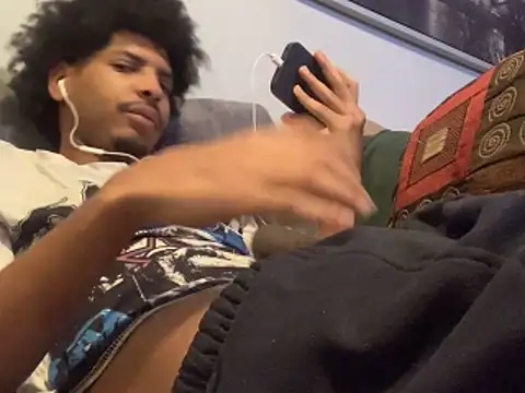 Snapshot of Insurance-03 chatting on 10/20/25, 09:32 Insurance-03 online show from 10/20/25, 09:32