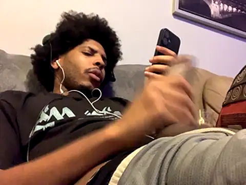 Snapshot of Insurance-03 chatting on 10/25/25, 06:43 Insurance-03 online show from 10/25/25, 06:43