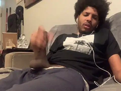 Snapshot of Insurance-03 chatting on 11/11/25, 10:32 Insurance-03 online show from 11/11/25, 10:32