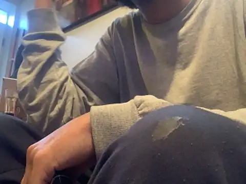 Snapshot of Insurance-03 chatting on 11/21/25, 07:23 Insurance-03 online show from 11/21/25, 07:23