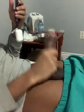 Snapshot of Insurance-03 chatting on 12/19/25, 06:53 Insurance-03 online show from 12/19/25, 06:53