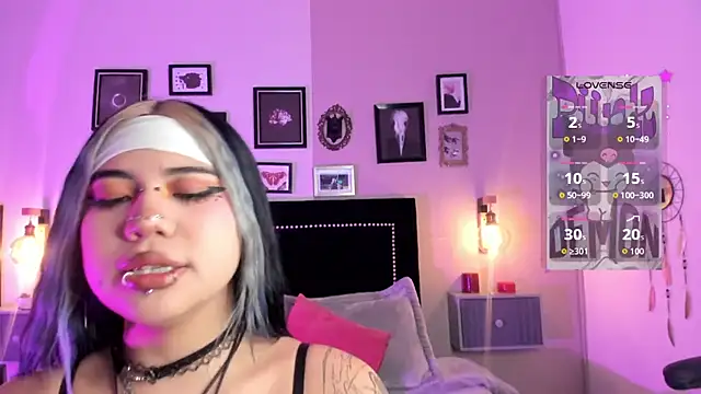 pinkk deemon online show from 06/17/26, 01:23