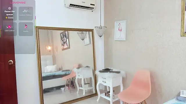 Miladiosa online show from 09/15/25, 12:16