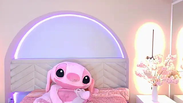 Snapshot of amy_miller1 chatting on 04/24/26, 08:11 amy miller1 online show from 04/24/26, 08:11