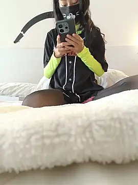 NaughtyMiuw online show from 06/29/26, 03:23