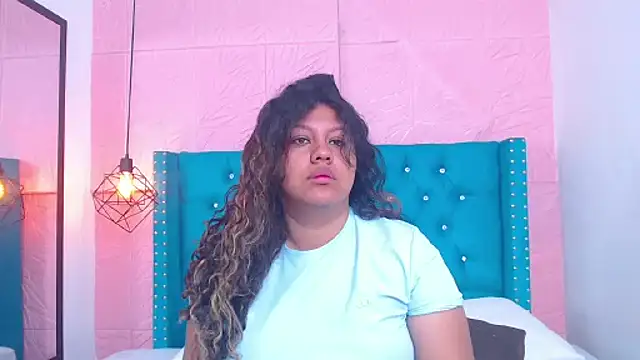 CloeStron online show from 10/02/25, 10:22