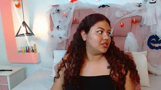 CloeStron online show from 10/25/25, 06:57