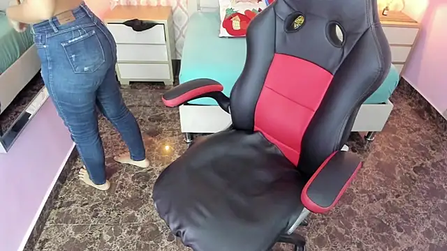 ALISSON BARKER online show from 12/17/25, 12:33