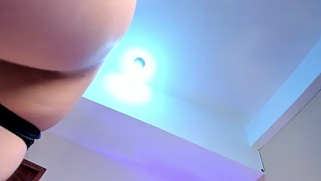 SerenaAveline online show from 11/26/25, 11:17