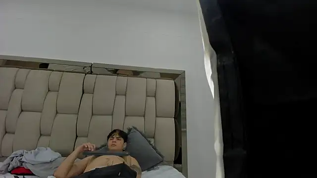 Snapshot of Mollyxketa1_ chatting on 10/06/25, 02:53 Mollyxketa1 online show from 10/06/25, 02:53