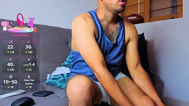 Snapshot of tomas_smith1 chatting on 10/31/25, 08:10 tomas smith1 online show from 10/31/25, 08:10