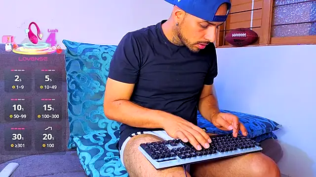 Snapshot of tomas_smith1 chatting on 11/02/25, 08:22 tomas smith1 online show from 11/02/25, 08:22