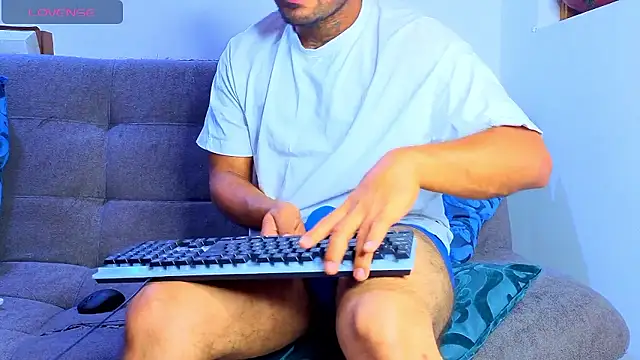 Snapshot of tomas_smith1 chatting on 01/16/26, 04:05 tomas smith1 online show from 01/16/26, 04:05