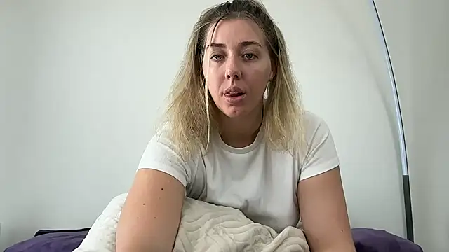 Snapshot of louiseberkeley chatting on 02/28/26, 11:50 louiseberkeley online show from 02/28/26, 11:50