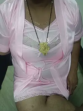 Snapshot of Bhabhiji1 chatting on 05/12/26, 05:21 Bhabhiji1 online show from 05/12/26, 05:21