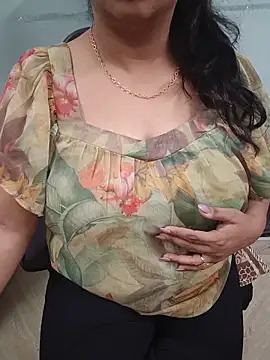 Snapshot of Bhabhiji1 chatting on 06/08/26, 07:20 Bhabhiji1 online show from 06/08/26, 07:20