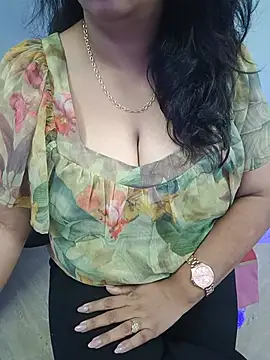 Snapshot of Bhabhiji1 chatting on 06/11/26, 06:17 Bhabhiji1 online show from 06/11/26, 06:17