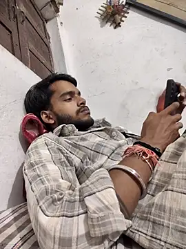 Snapshot of yashuuuu021 chatting on 09/24/25, 03:37 yashuuuu021 online show from 09/24/25, 03:37