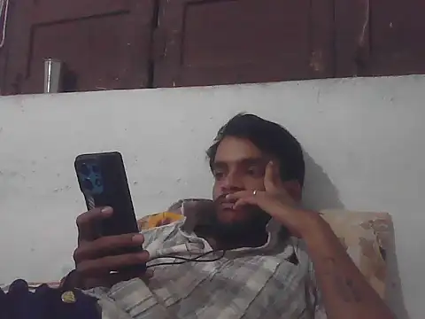 yashuuuu021 online show from 09/25/25, 05:38