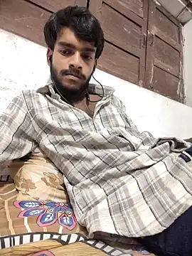 Snapshot of yashuuuu021 chatting on 09/26/25, 06:23 yashuuuu021 online show from 09/26/25, 06:23