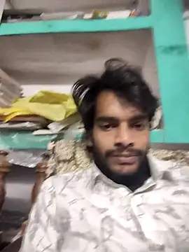 Snapshot of yashuuuu021 chatting on 11/22/25, 01:43 yashuuuu021 online show from 11/22/25, 01:43