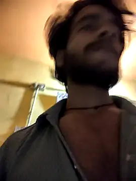 Snapshot of yashuuuu021 chatting on 03/11/26, 12:44 yashuuuu021 online show from 03/11/26, 12:44