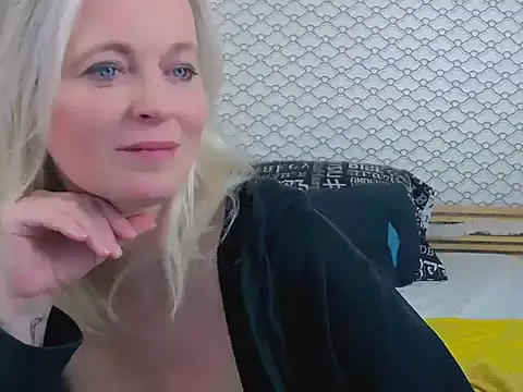 Snapshot of Anais_Janson chatting on 03/05/26, 10:17 Anais Janson online show from 03/05/26, 10:17