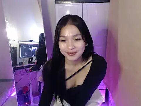 Snapshot of lovely_bunnyy chatting on 08/07/26, 08:33 lovely bunnyy online show from 08/07/26, 08:33