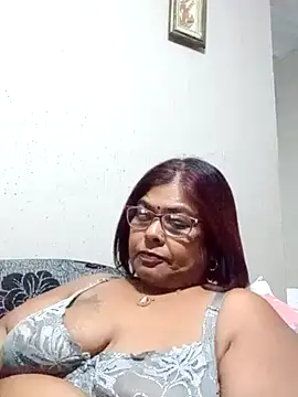 Snapshot of mileesha chatting on 04/26/26, 07:11 mileesha online show from 04/26/26, 07:11