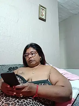 Snapshot of mileesha chatting on 07/18/26, 06:34 mileesha online show from 07/18/26, 06:34