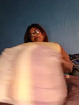 Snapshot of mileesha chatting on 07/28/26, 02:57 mileesha online show from 07/28/26, 02:57